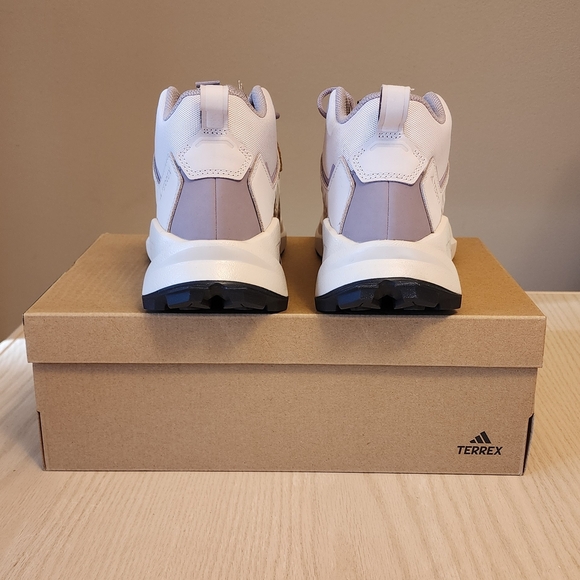 Adidas Leather Hiking Shoes Womens Size 8.5 - Picture 5 of 6